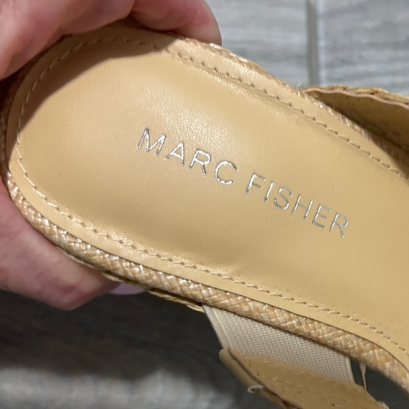 LIKE NEW! Women's Marc Fisher Straw Wedge - 6.5 - Picture 5 of 10